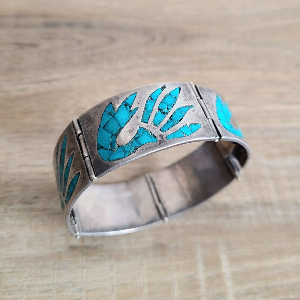 Sterling Silver Mexico Vintage bracelet. Inlayed Turquoise Western Native design
